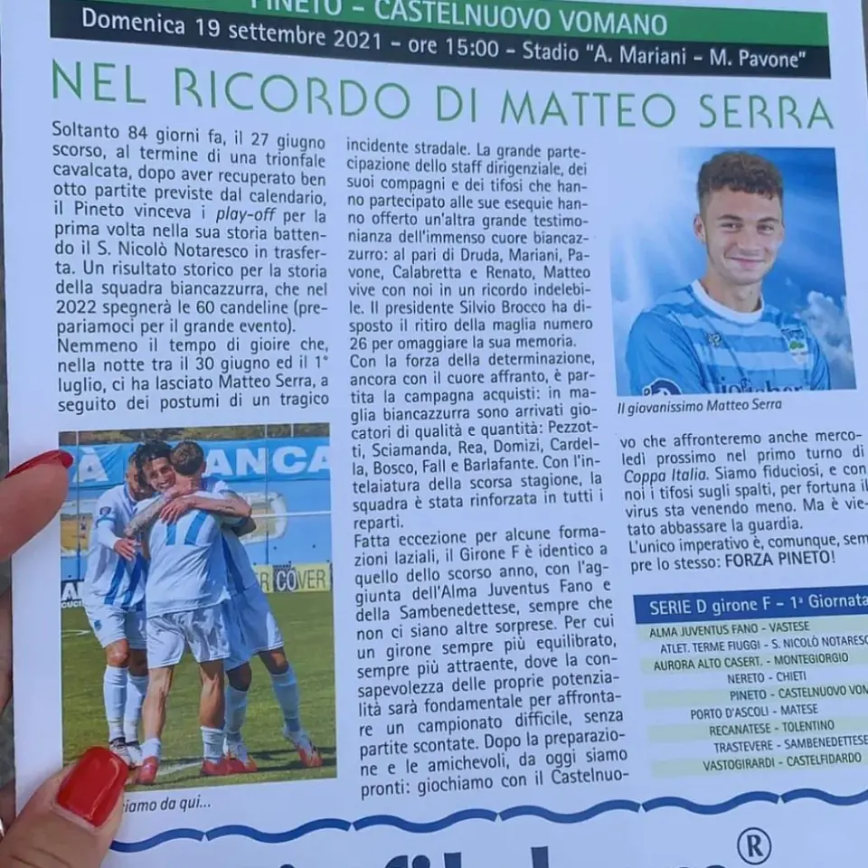 Pagina del programma partita del Pineto Calcio intitolata Nel ricordo di Matteo Serra, settembre 2021